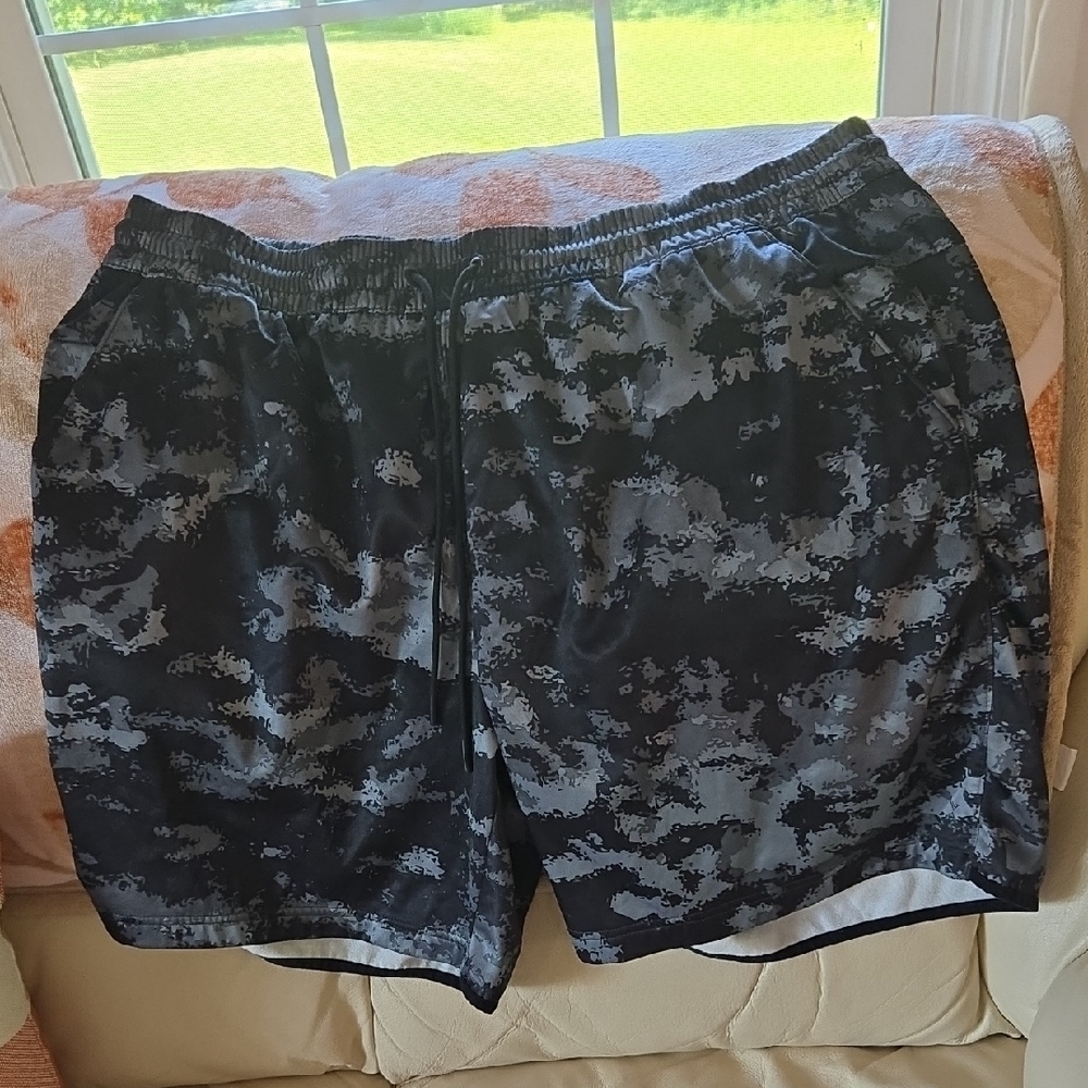 Xersion Men Camouflage Athletic Shorts   SIZE 3XL 🩶